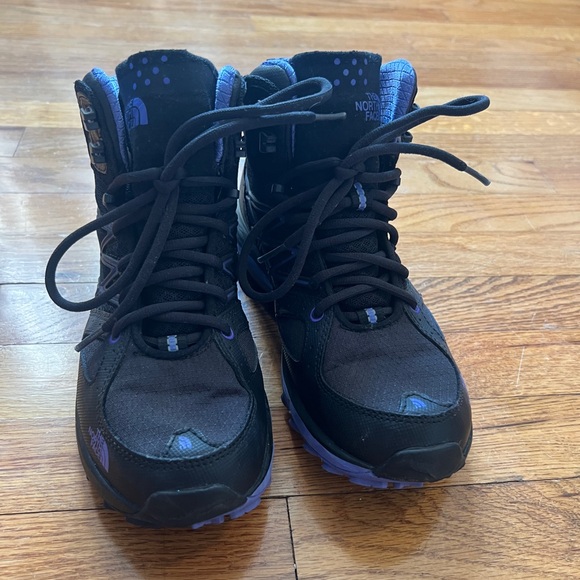 The North Face Shoes - The North Face Women’s Black Ultra Extreme I GTX Trekking Shoes - size 7.5